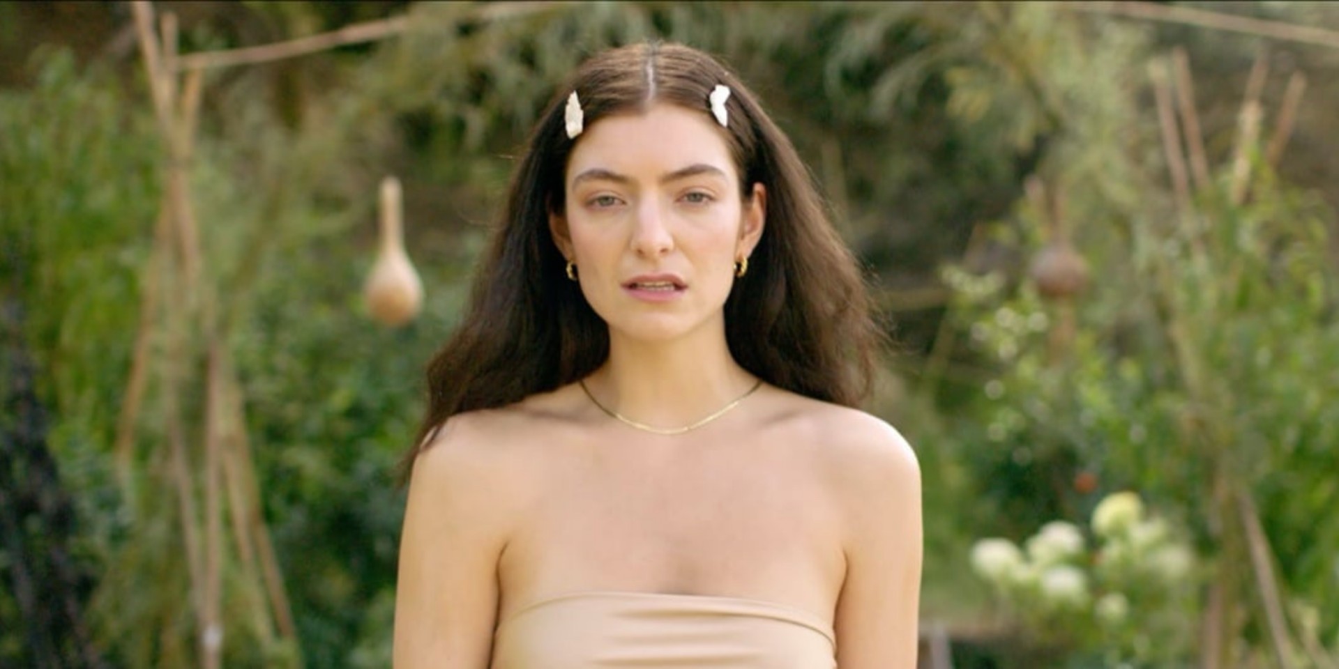 Lorde unveils deluxe version of 'Solar Power' with new songs 'Helen of Troy' and 'Hold No Grudge' – listen